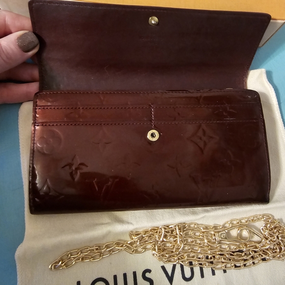 Louis Vuitton Monogram Vernis Sarah Wallet - Picture 8 of 14